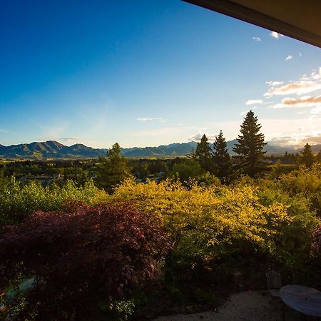 8 On Oregon Boutique Lodge Hanmer Springs Exterior photo